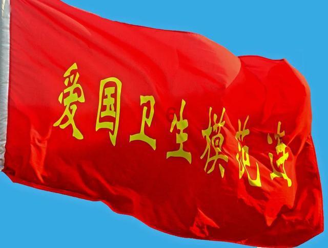 坚决整治占堵消防通道封闭安全出口，违法违规作业等突出风险隐患