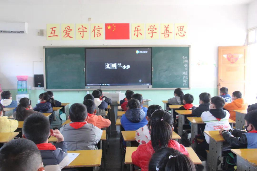 浪潮数字企业盘中异动 早盘股价大涨5.17%报1.851港元