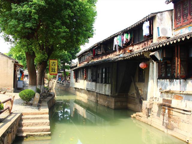 东方雨虹:李卫国及其一致行动人累计质押公司股份约3.13亿股