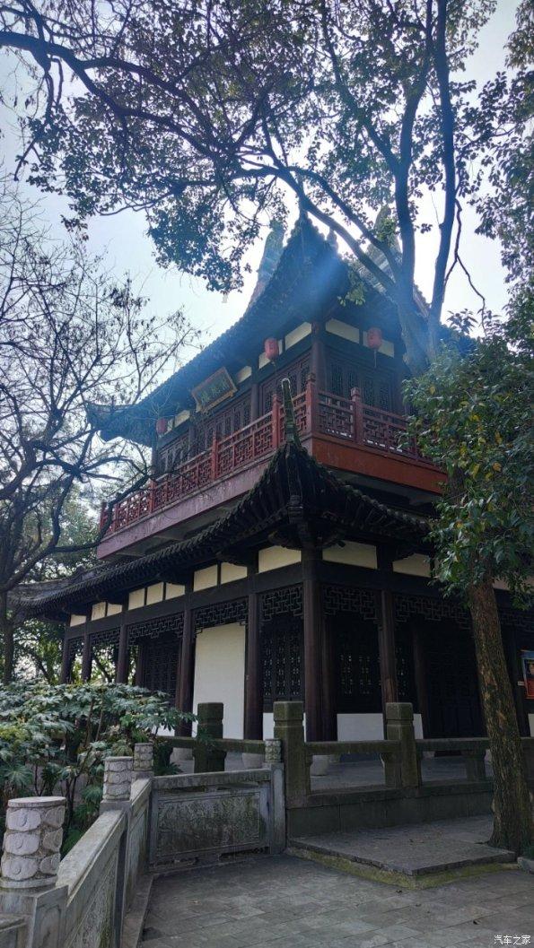 冷知识分享平台「一个人在微信上和我表白,我拒绝了,我想截图发到朋友圈,上面加上什么文字比较好一些呢」,揭秘你不知道的小秘密